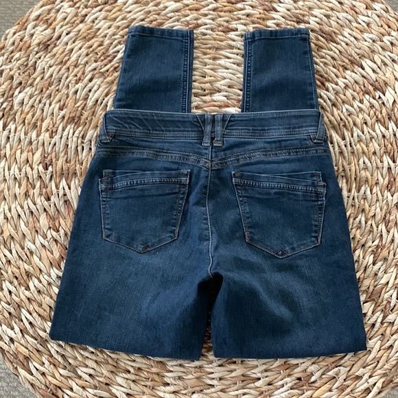 Democracy Ab Technology Ankle Skimmer - Picture 5 of 15